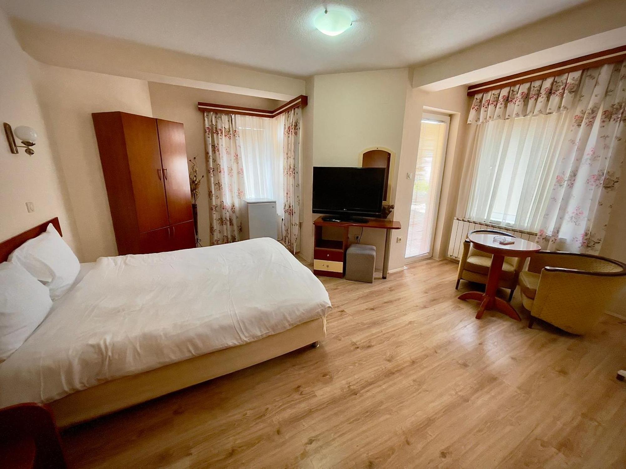 Hotel Ilinden สตรูมิตซา ภายนอก รูปภาพ