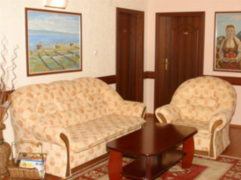 Hotel Ilinden สตรูมิตซา ภายนอก รูปภาพ